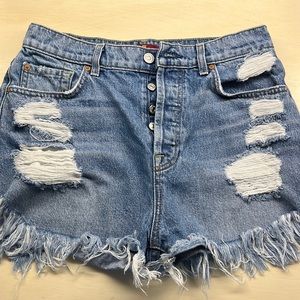 7 for all mankind shorts. Worn a few times. Like new condition.